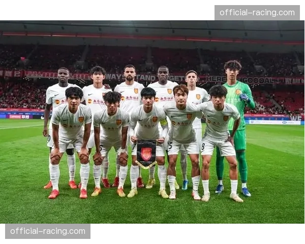 重庆铜梁龙陈纯新推射空门得分 年轻攻击线轮换活力足